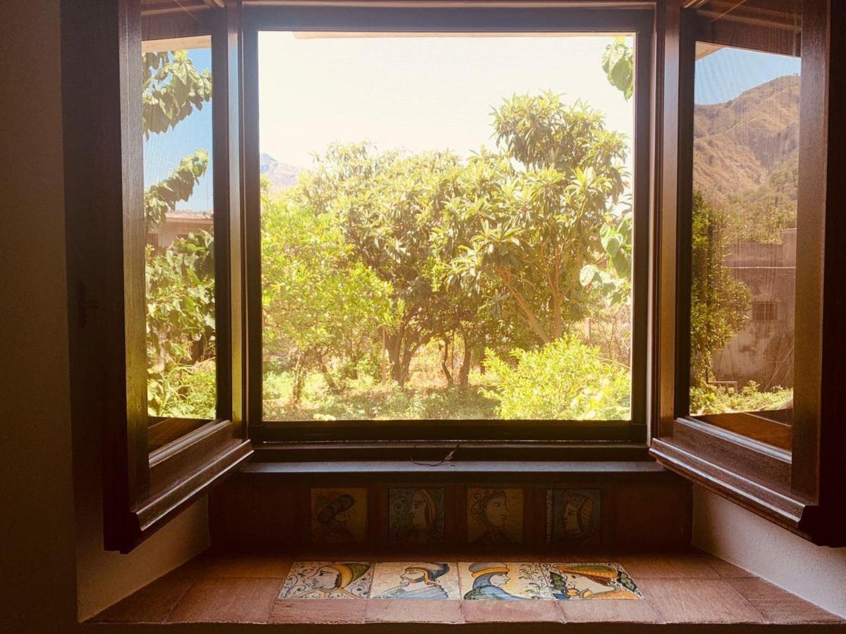Villa Le Gemelle Dell'Alcantara Motta Camastra Buitenkant foto