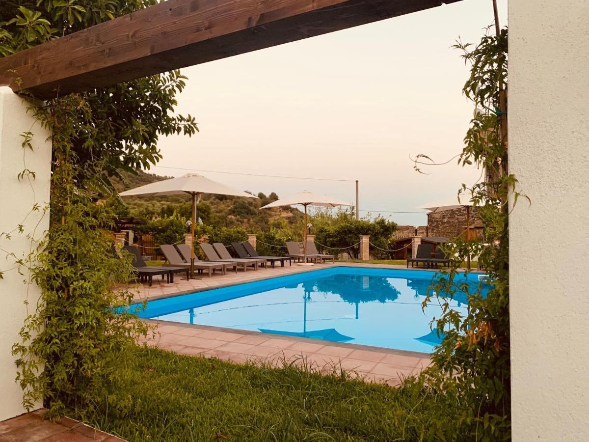 Villa Le Gemelle Dell'Alcantara Motta Camastra Buitenkant foto